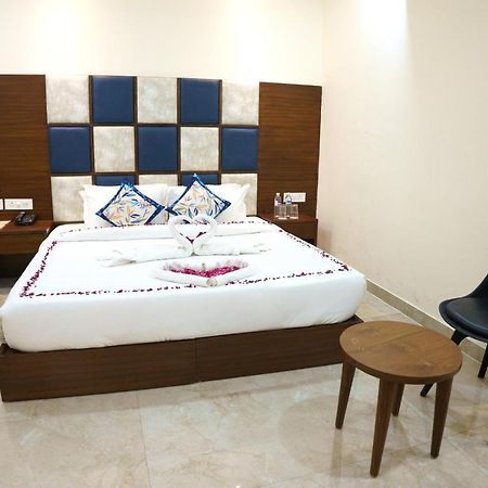 Hotel Vihaan Residency Zirakpur Eksteriør billede