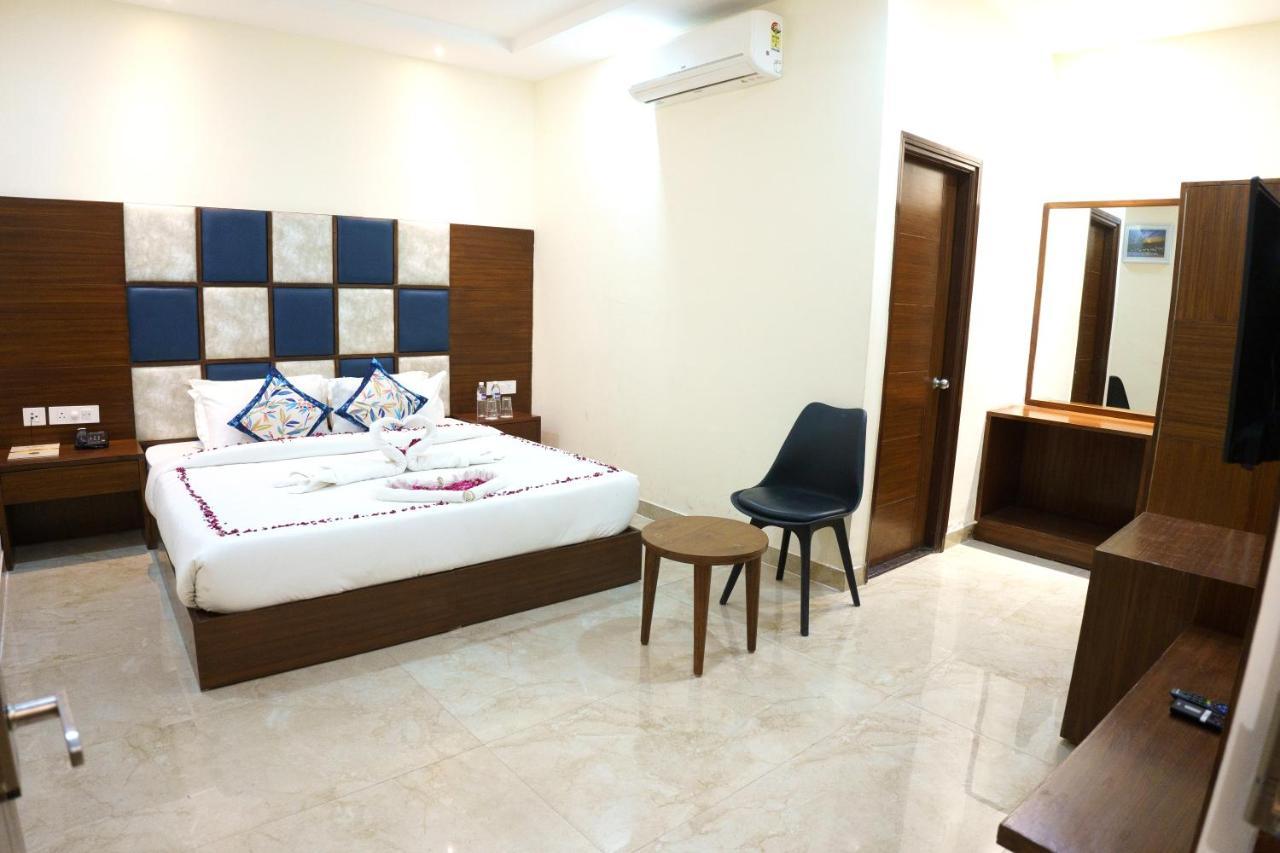 Hotel Vihaan Residency Zirakpur Eksteriør billede