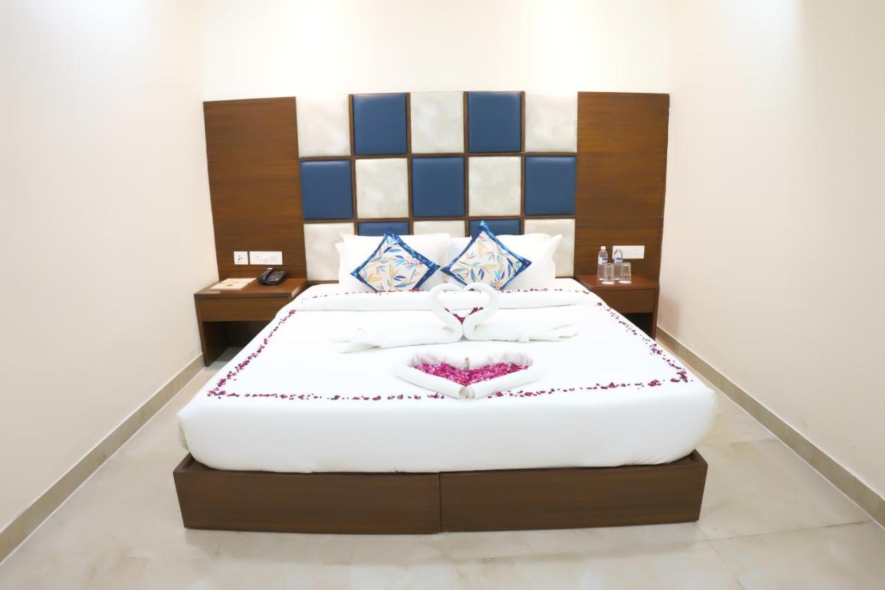 Hotel Vihaan Residency Zirakpur Eksteriør billede