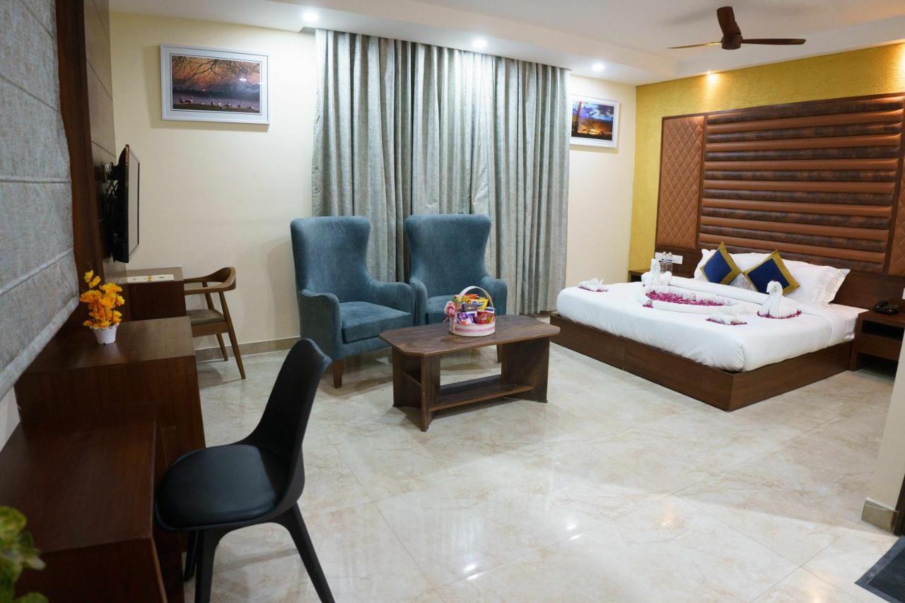 Hotel Vihaan Residency Zirakpur Eksteriør billede
