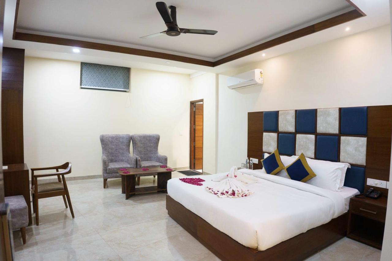 Hotel Vihaan Residency Zirakpur Eksteriør billede