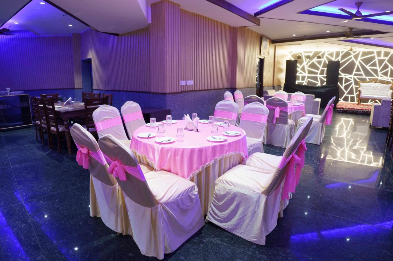 Hotel Vihaan Residency Zirakpur Eksteriør billede